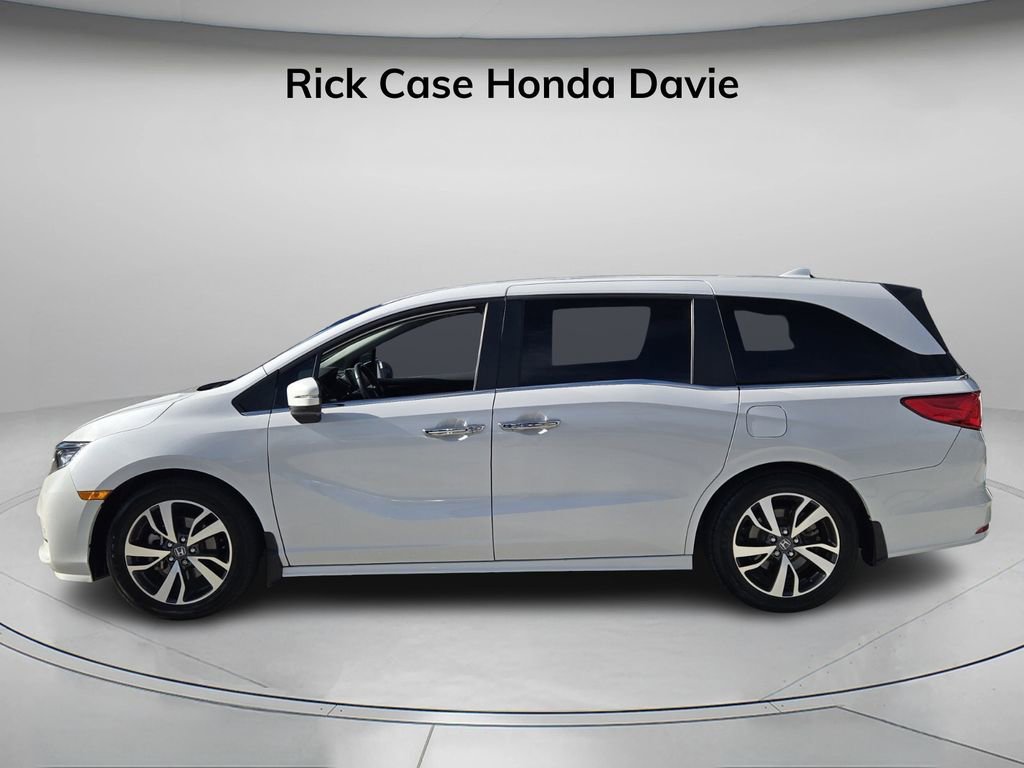 Certified 2024 Honda Odyssey Touring image 4