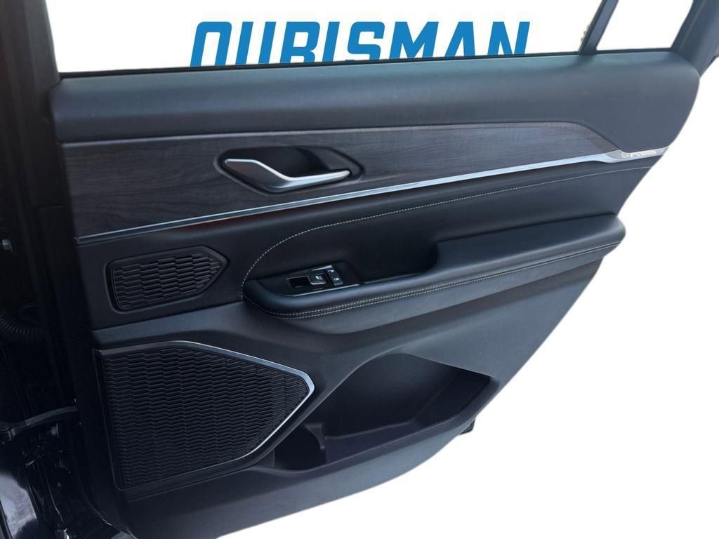 Used 2023 Jeep Grand Cherokee L Overland image 37