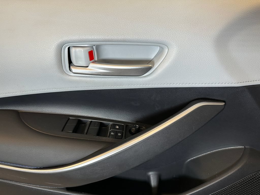 Used 2020 Toyota Corolla SE FWD image 18