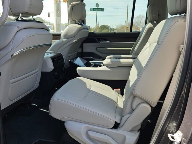 Used 2024 Jeep Grand Wagoneer Series I image 11