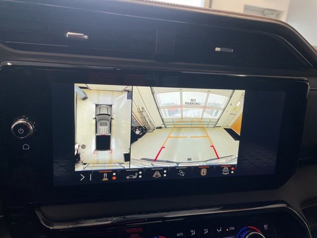 Used 2024 GMC Sierra 1500 AT4 w/ AT4 Premium Package image 3