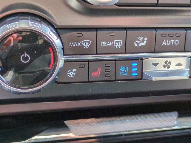 Used 2024 Ford F250 Lariat w/ Chrome Package image 23