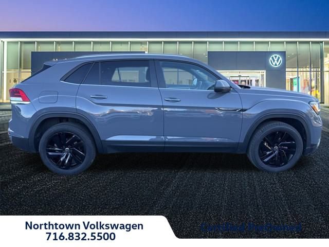 Certified 2021 Volkswagen Atlas Cross Sport SE image 2