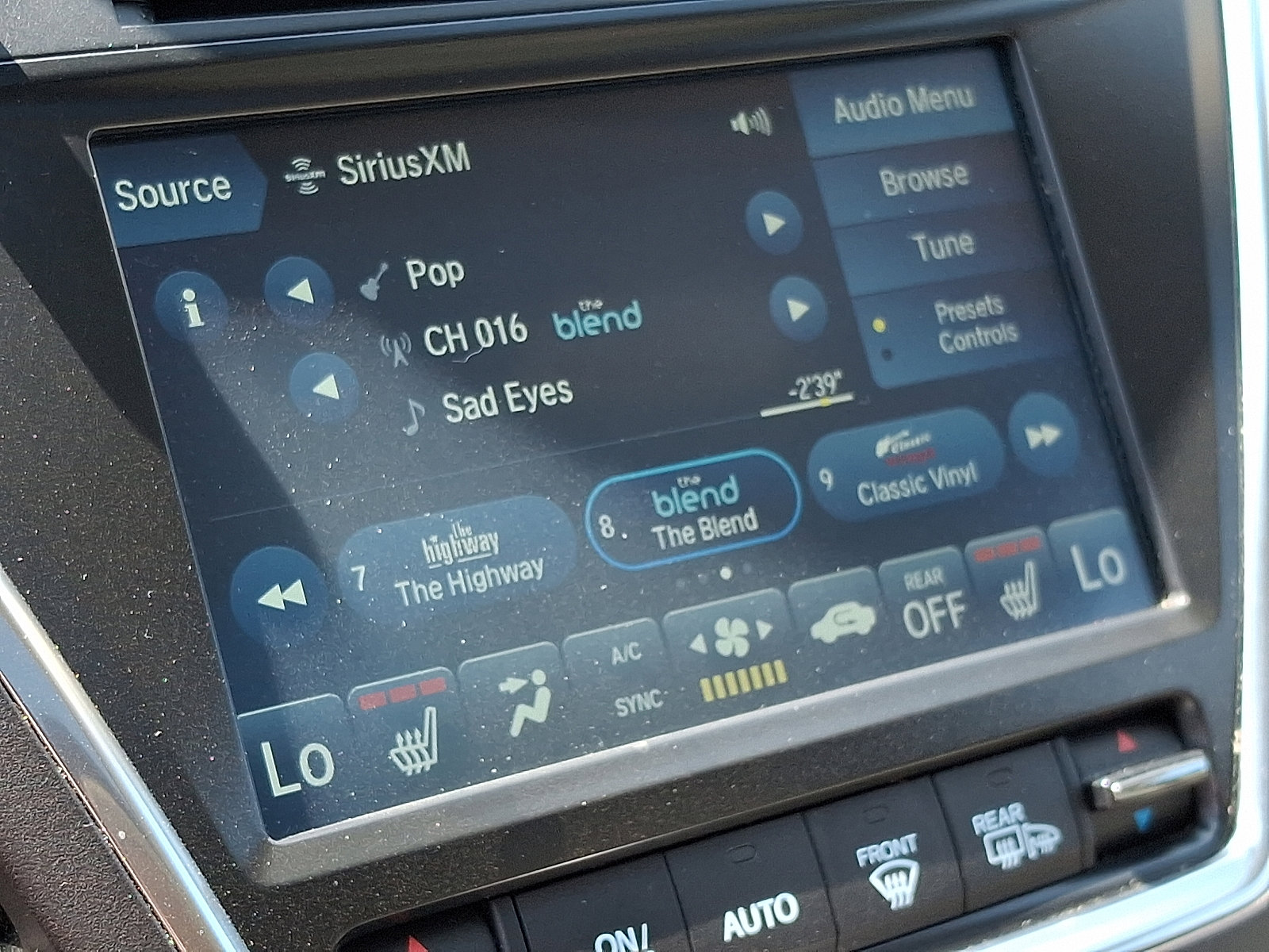 Used 2020 Acura MDX SH-AWD image 17