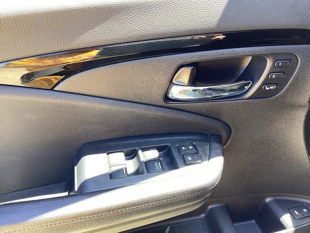 Used 2016 Honda Pilot Touring image 24