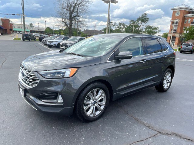 Used 2019 Ford Edge Titanium w/ Equipment Group 301A AWD/4WD image 3