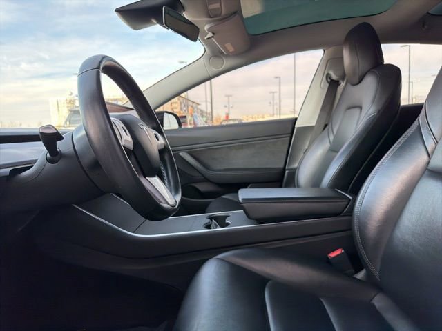 Used 2019 Tesla Model 3 Standard Range Plus image 21