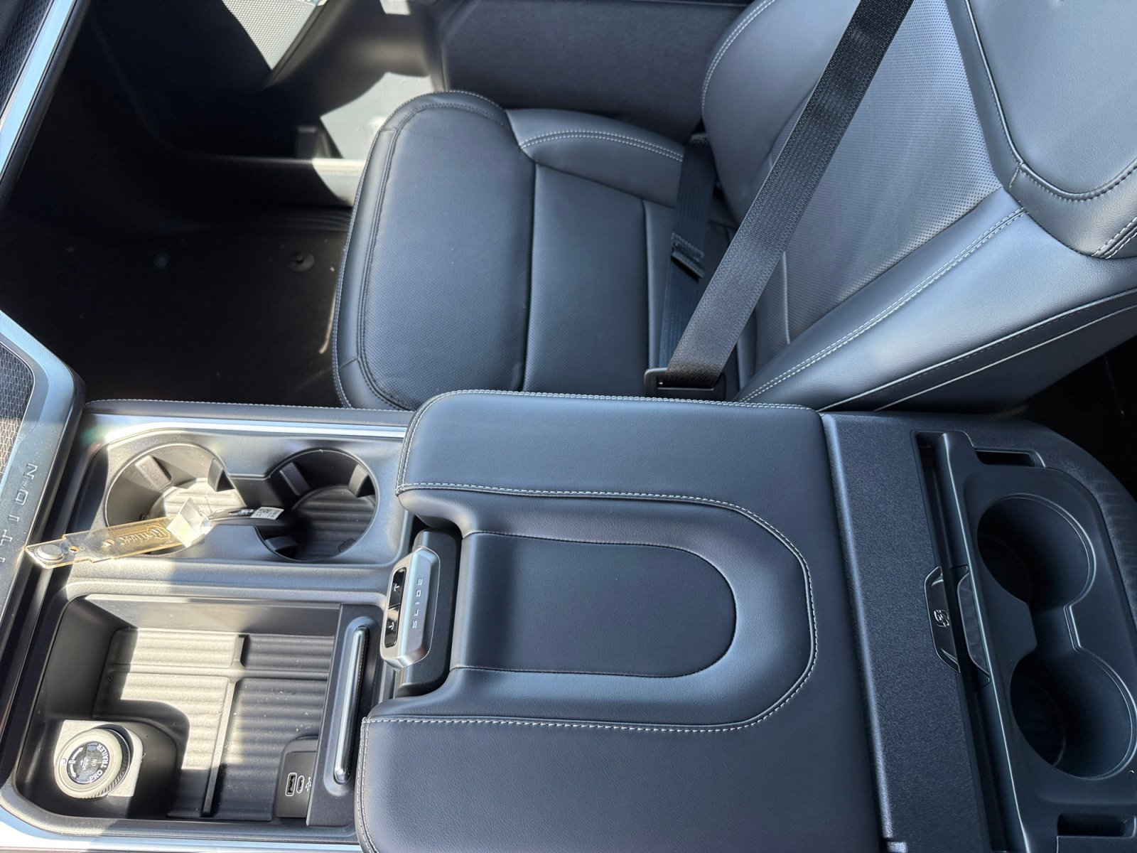 New 2026 Ford Expedition Platinum image 14