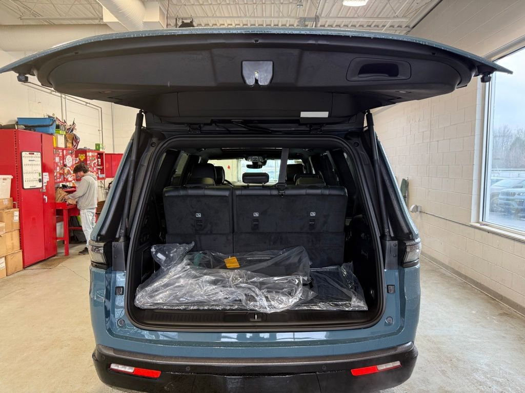 New 2026 Jeep Grand Wagoneer Limited image 22