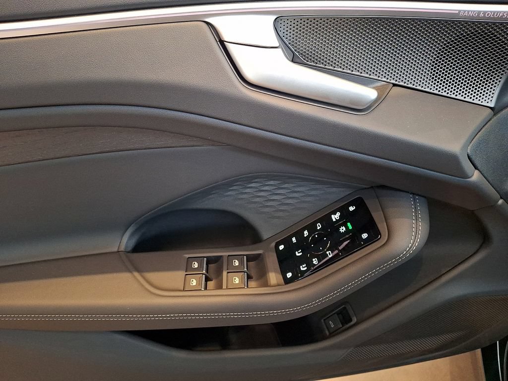 New 2026 Audi A6 Premium Plus AWD/4WD image 10