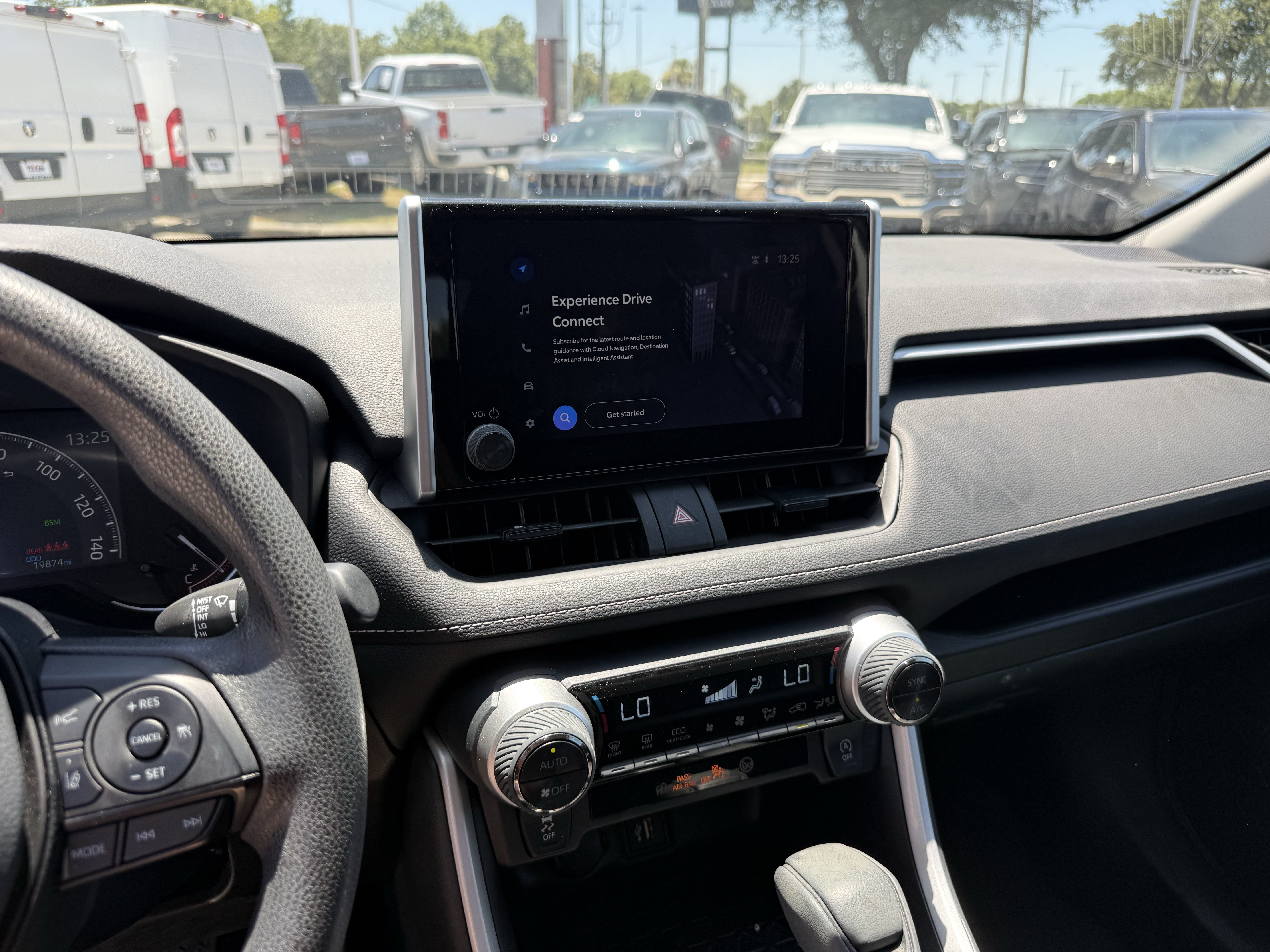 Used 2025 Toyota RAV4 XLE FWD image 20