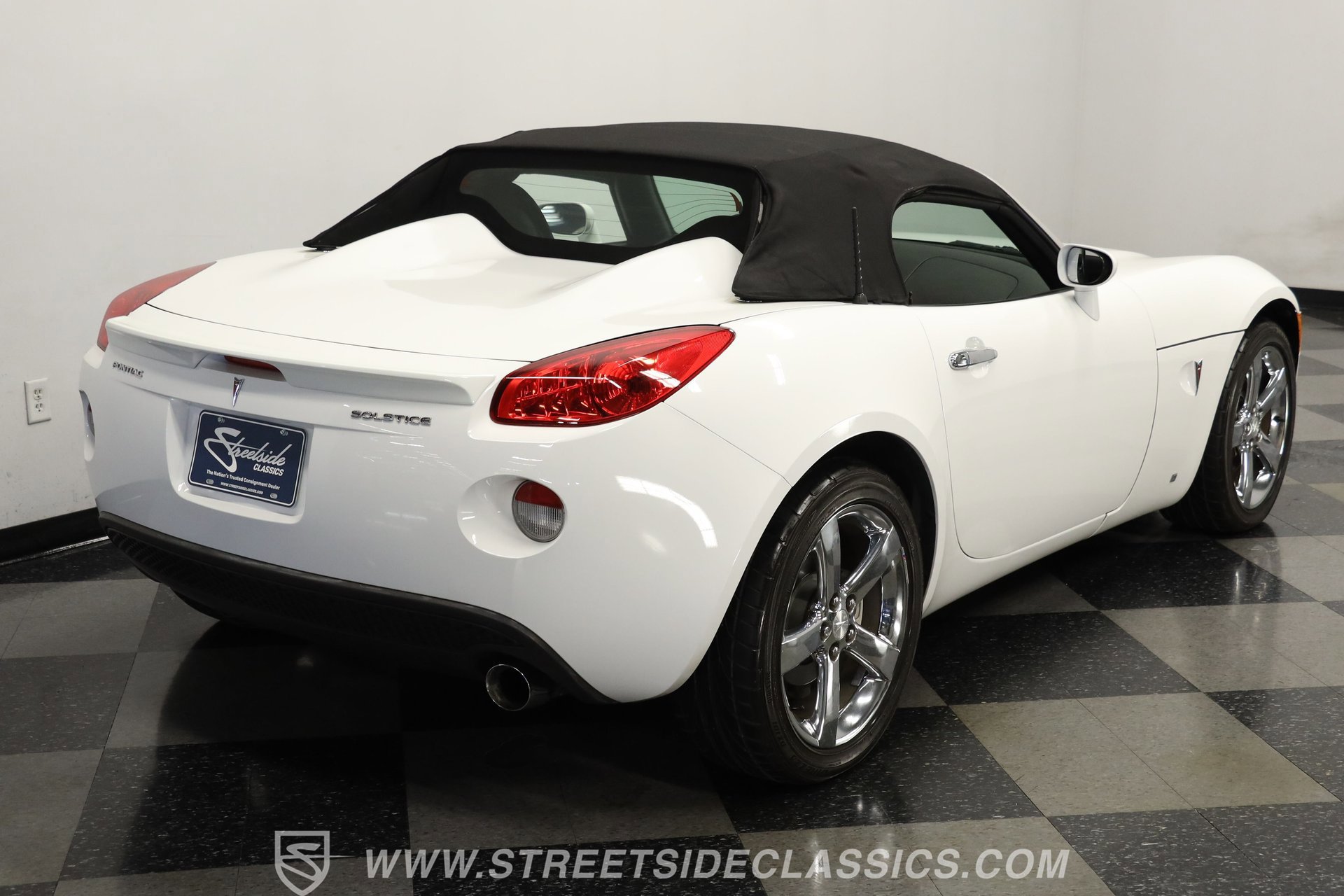 Used 2007 Pontiac Solstice Convertible w/ Premium Package image 10