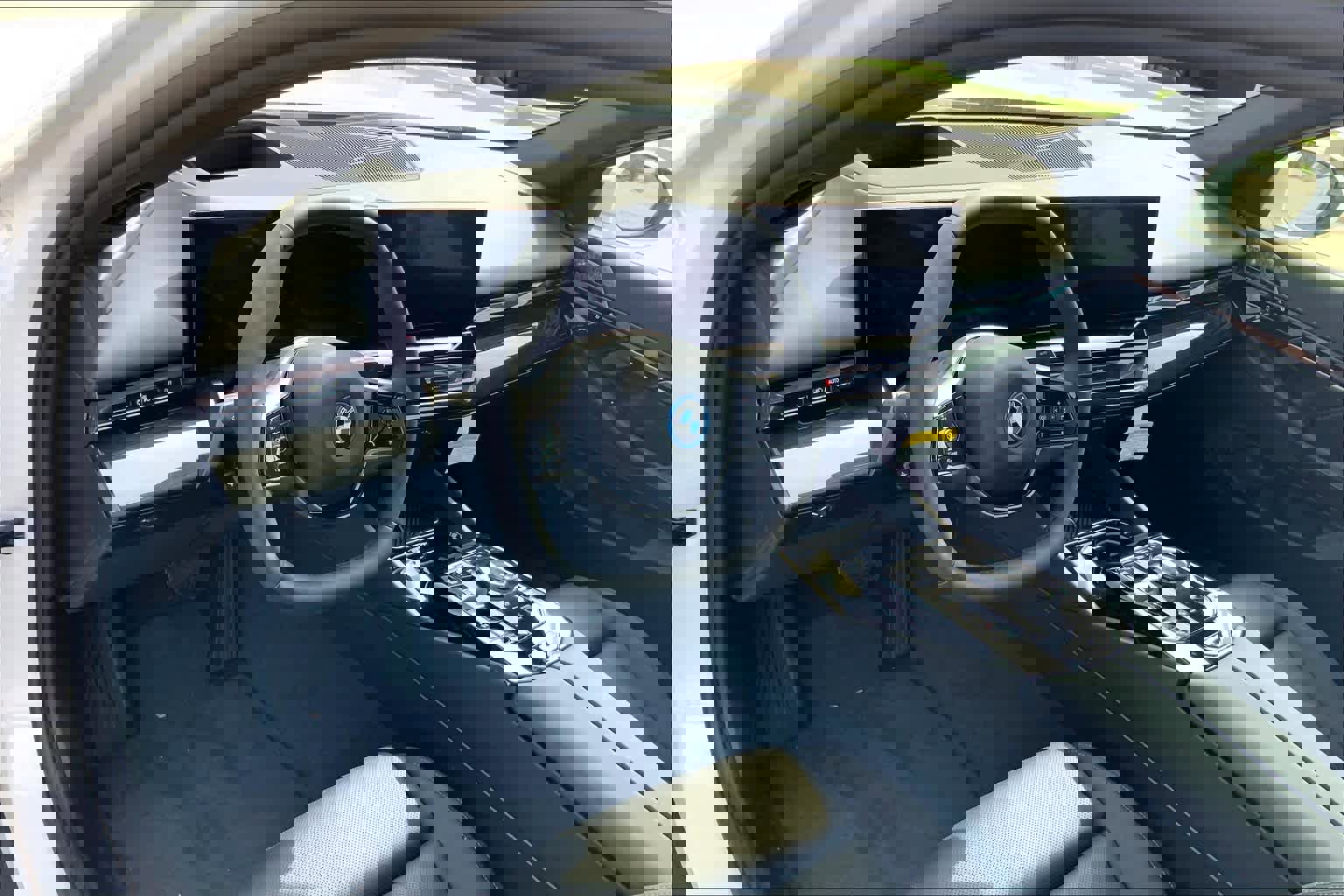 New 2024 BMW i5 eDrive40i w/ Premium Package image 8