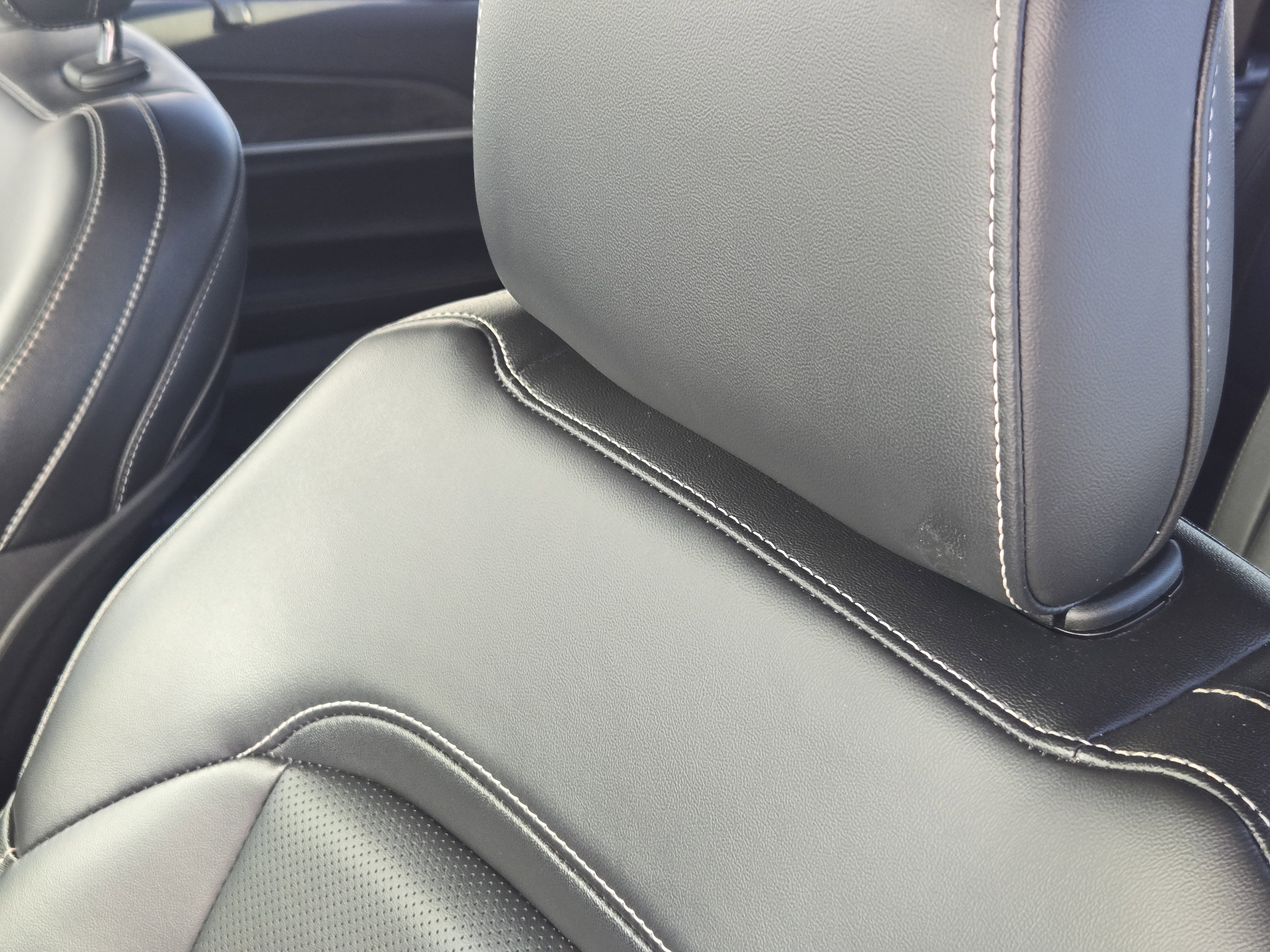 Used 2024 Jeep Grand Cherokee L Limited w/ Luxury Tech Group II image 18