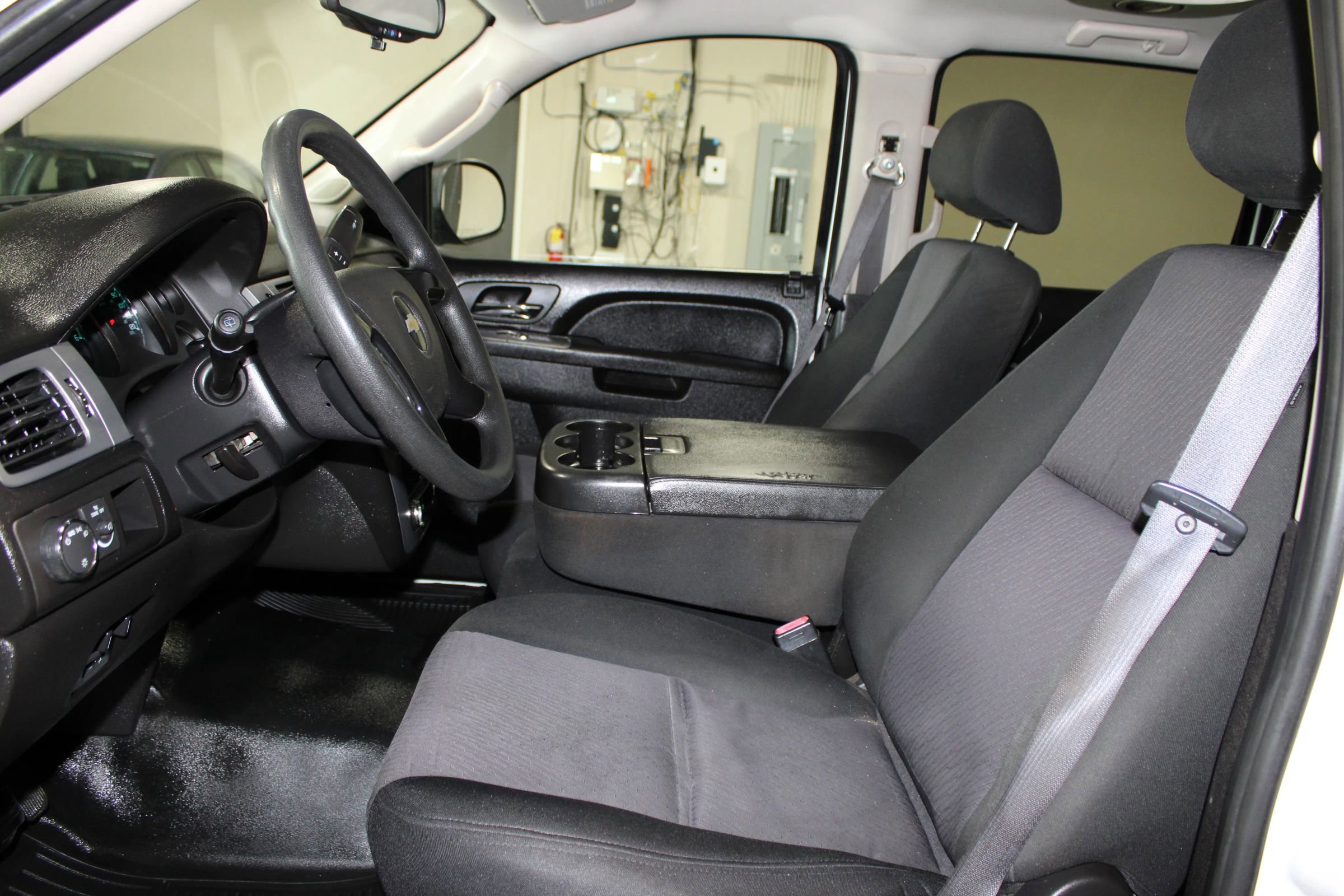 Used 2011 Chevrolet Suburban 2500 RWD image 18
