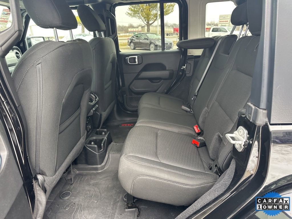 Used 2021 Jeep Wrangler Unlimited Sahara AWD/4WD image 40