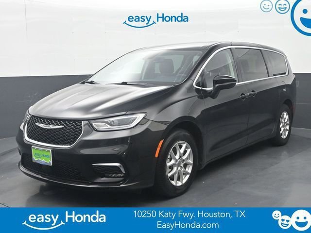Used 2023 Chrysler Pacifica Touring-L FWD image 1