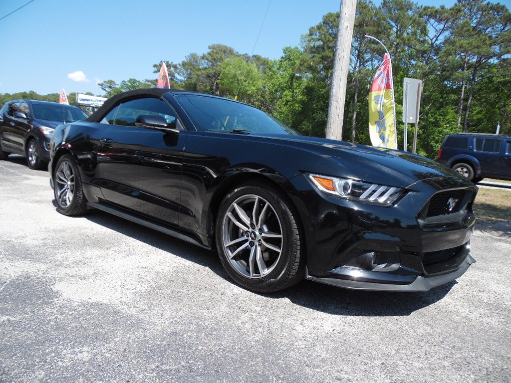 Used 2016 Ford Mustang Premium image 5