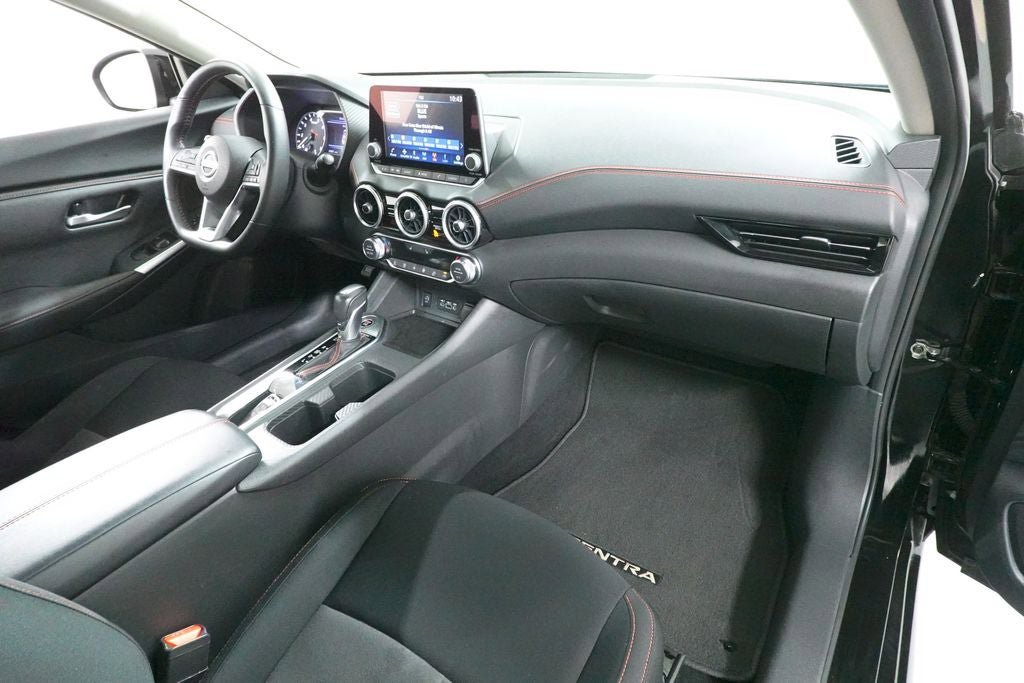 Used 2025 Nissan Sentra SR FWD image 29