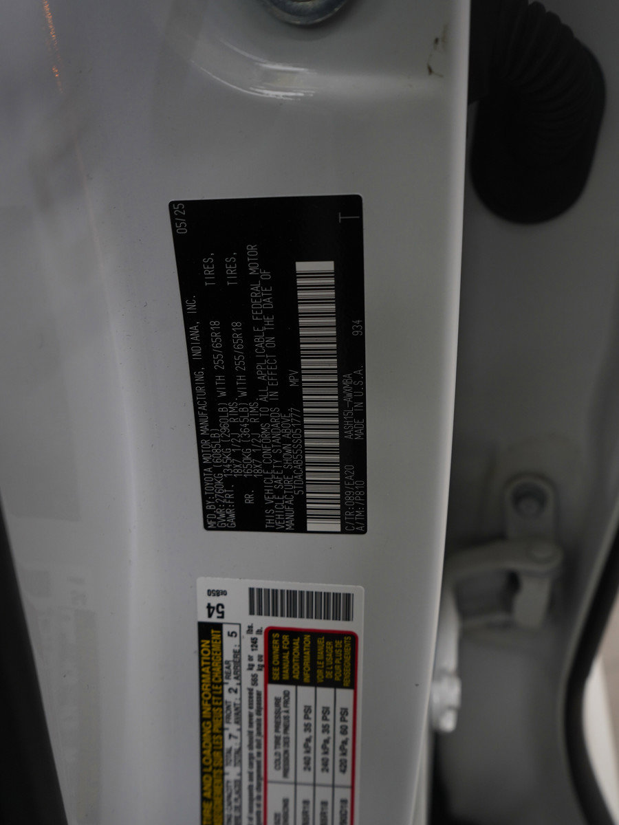 Used 2025 Toyota Grand Highlander AWD Hybrid image 24