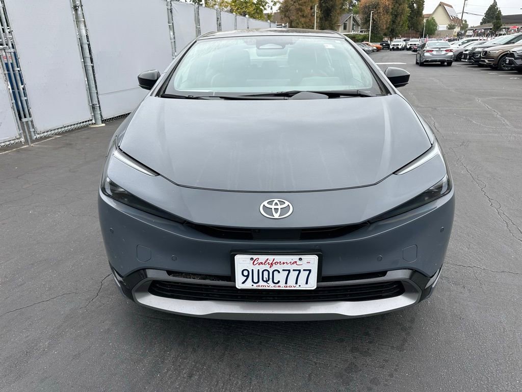 Used 2025 Toyota Prius Limited w/ Limited Premium Package FWD image 7