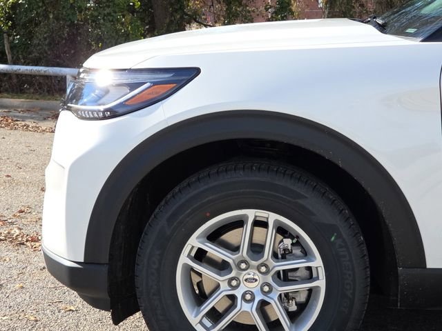 New 2026 Ford Explorer Active w/ Active Comfort Package RWD image 5