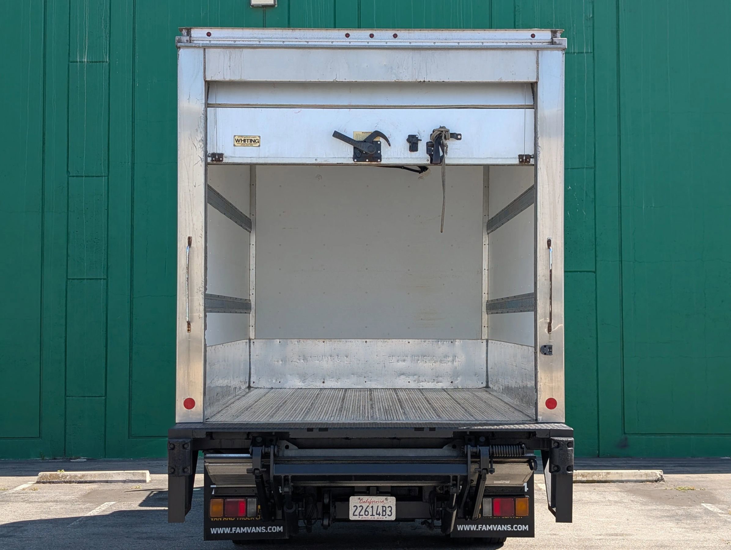 Used 2019 Isuzu NPR RWD image 9