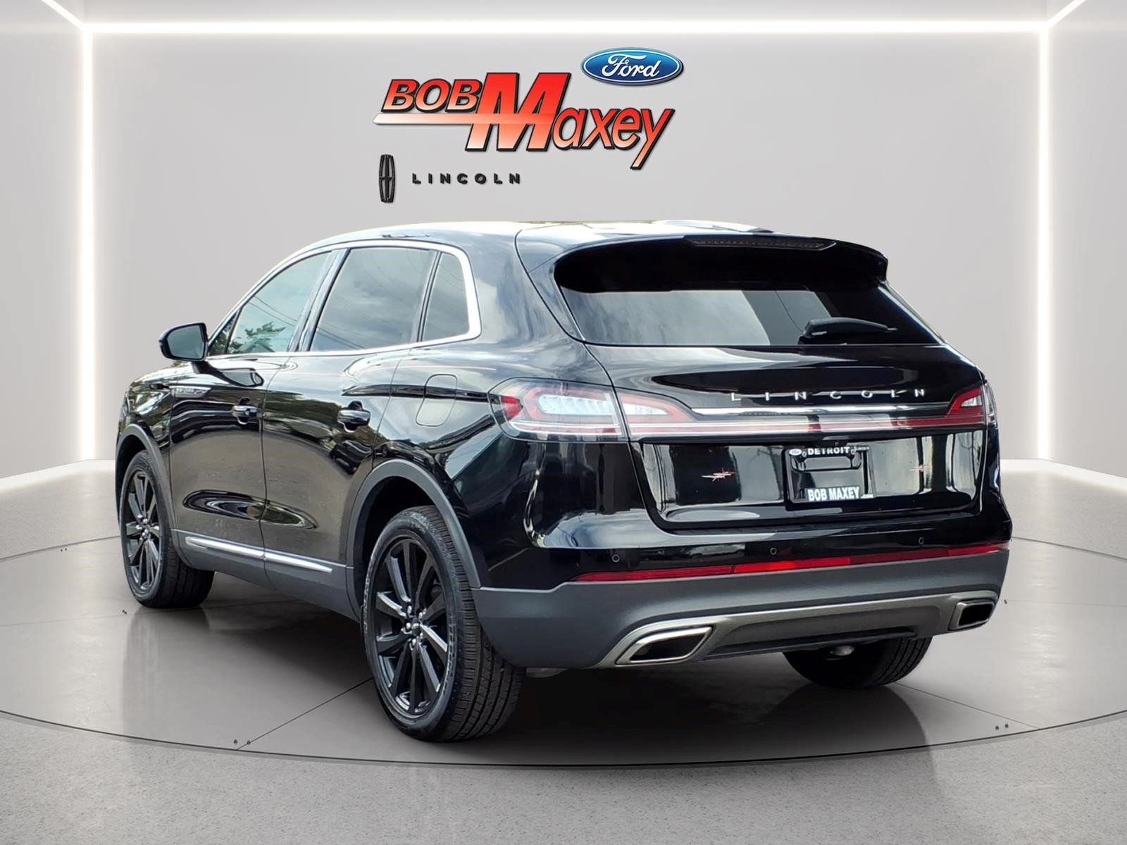 Used 2023 Lincoln Nautilus Reserve w/ Monochromatic Package AWD/4WD image 6