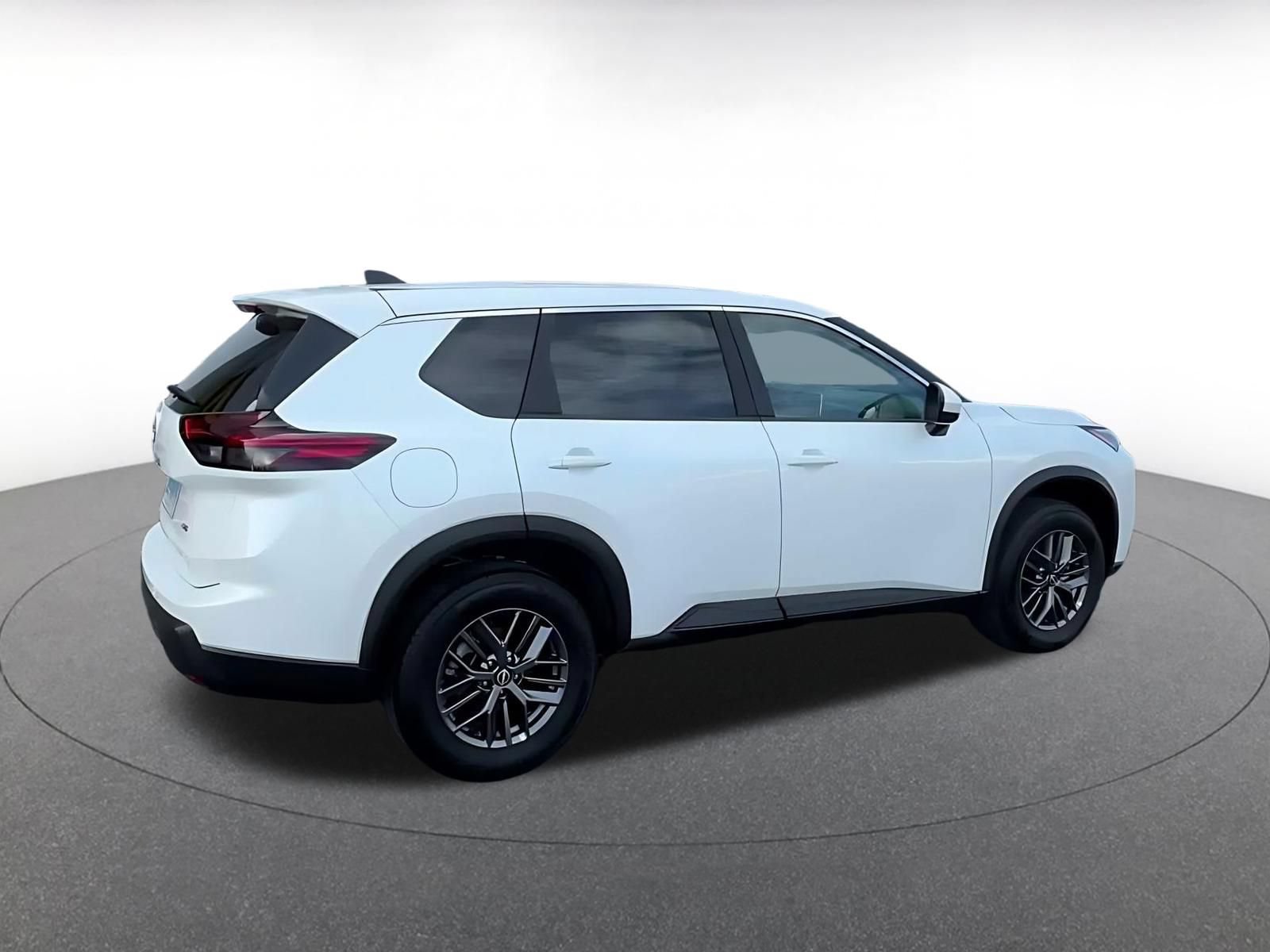 Used 2026 Nissan Rogue SV AWD/4WD image 13