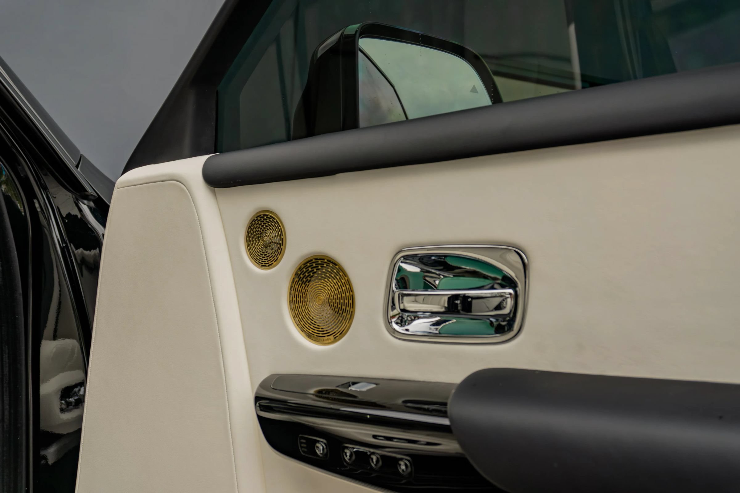 Used 2024 Rolls-Royce Phantom Sedan RWD image 72