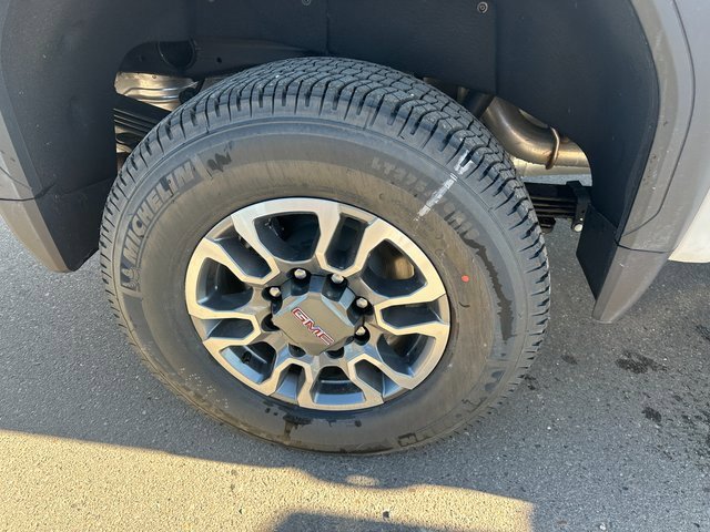 New 2025 GMC Sierra 2500 SLT w/ SLT Premium Package image 10