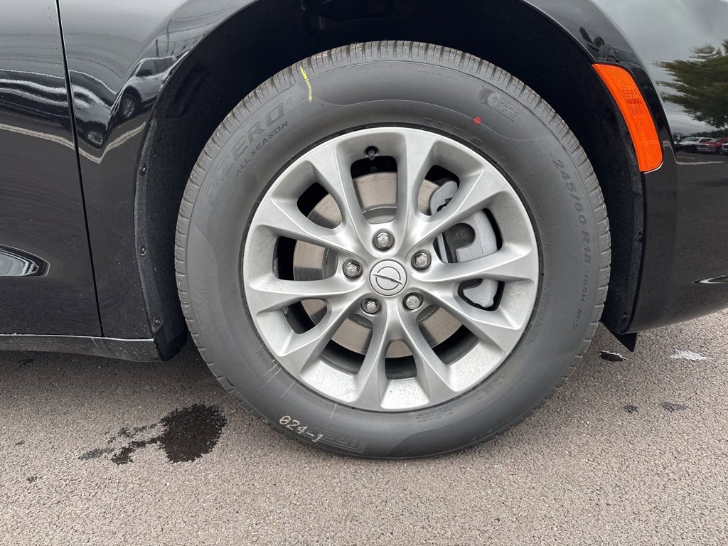 New 2026 Chrysler Pacifica Select image 9
