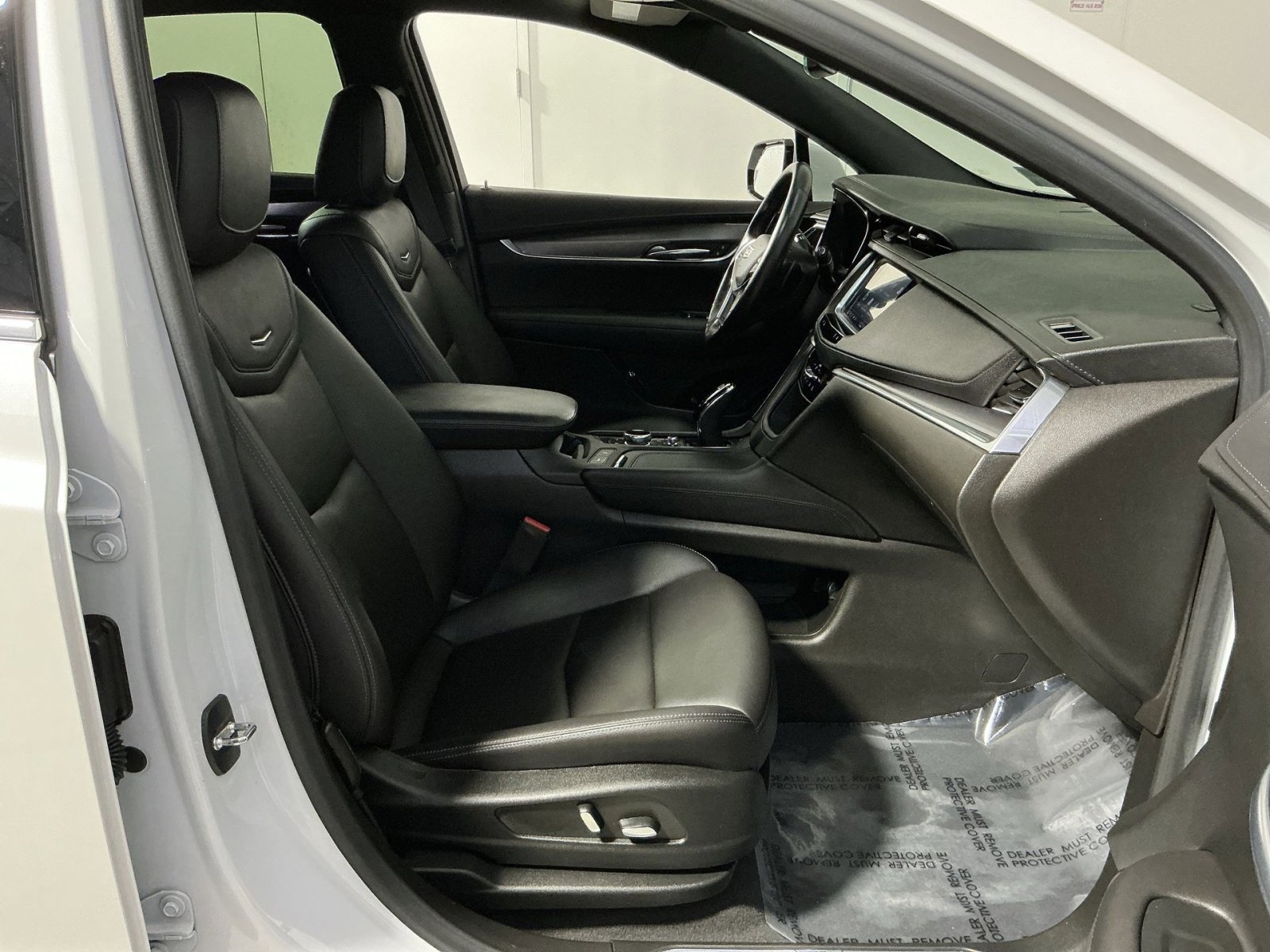 Used 2023 Cadillac XT5 Luxury w/ LPO, Floor Liner Package image 33