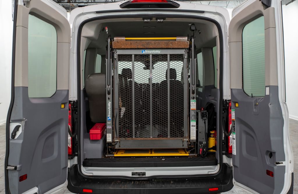 Used 2018 Ford Transit 150 XL image 2