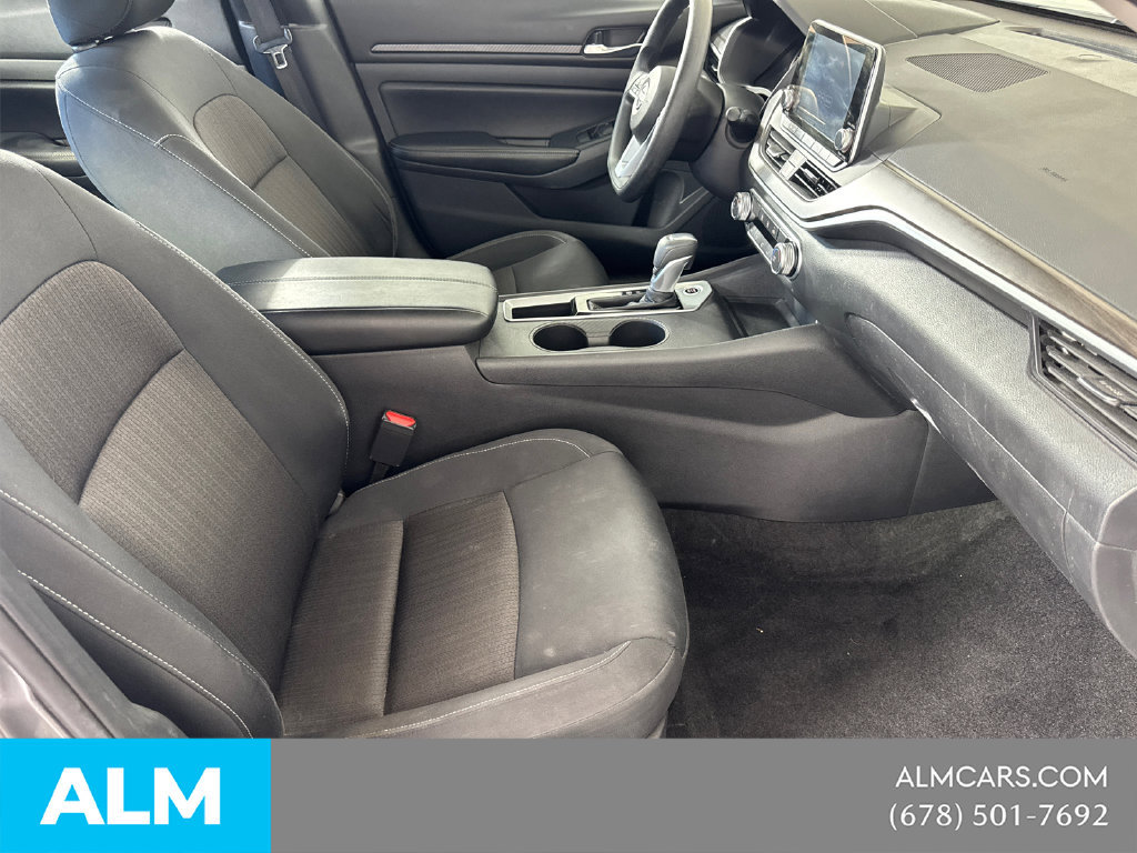 Used 2025 Nissan Altima 2.5 SV FWD image 16