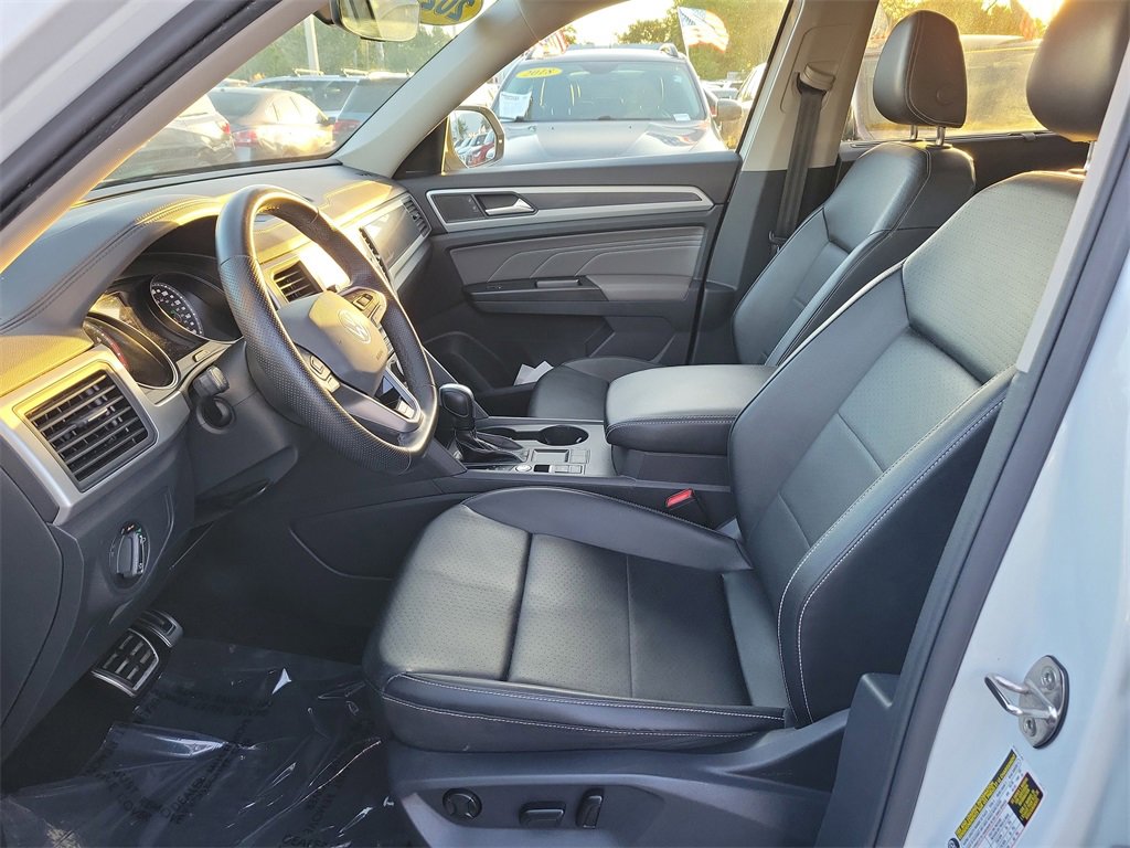 Used 2021 Volkswagen Atlas SE w/ Towing Package image 14