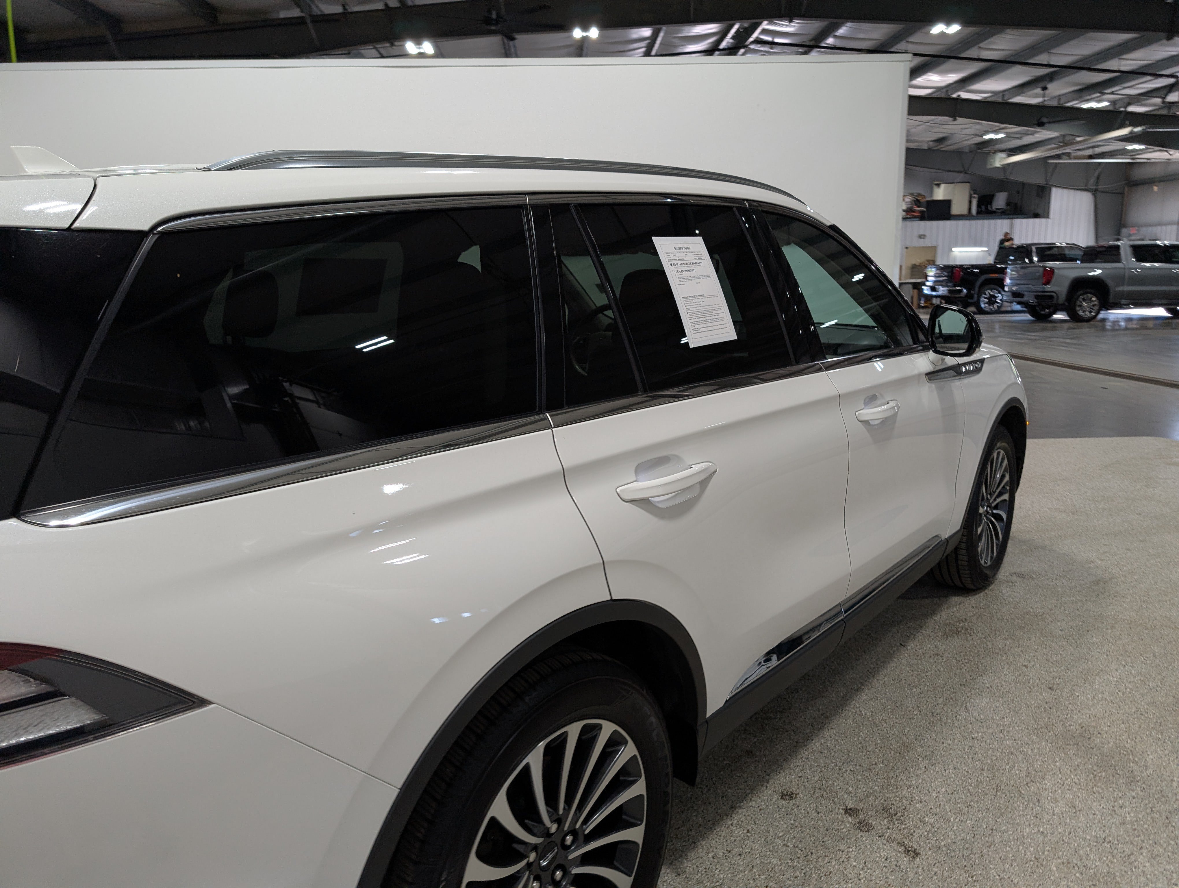 Used 2022 Lincoln Aviator Reserve w/ Elements Package Plus AWD/4WD image 3