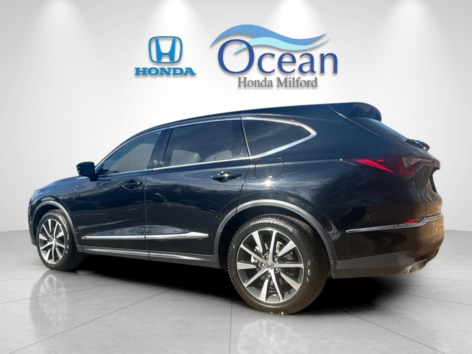 Used 2026 Acura MDX SH-AWD w/ Technology Package image 5