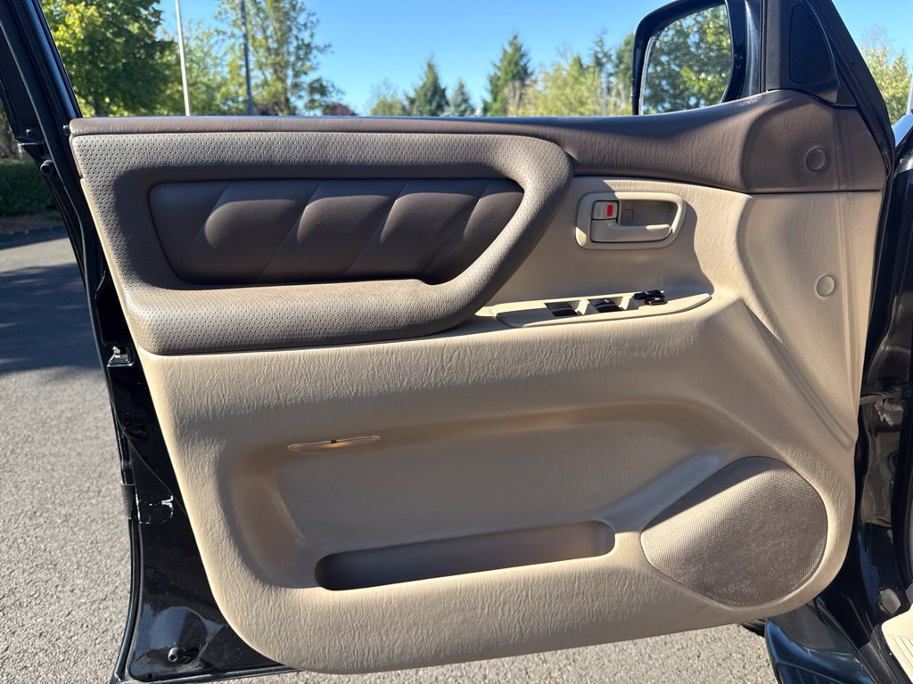 Used 2000 Toyota Land Cruiser AWD/4WD image 19