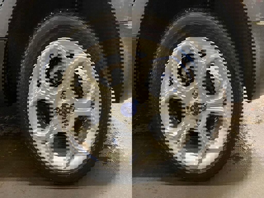 Used 2021 Ford EcoSport SE w/ SE Convenience Package image 26