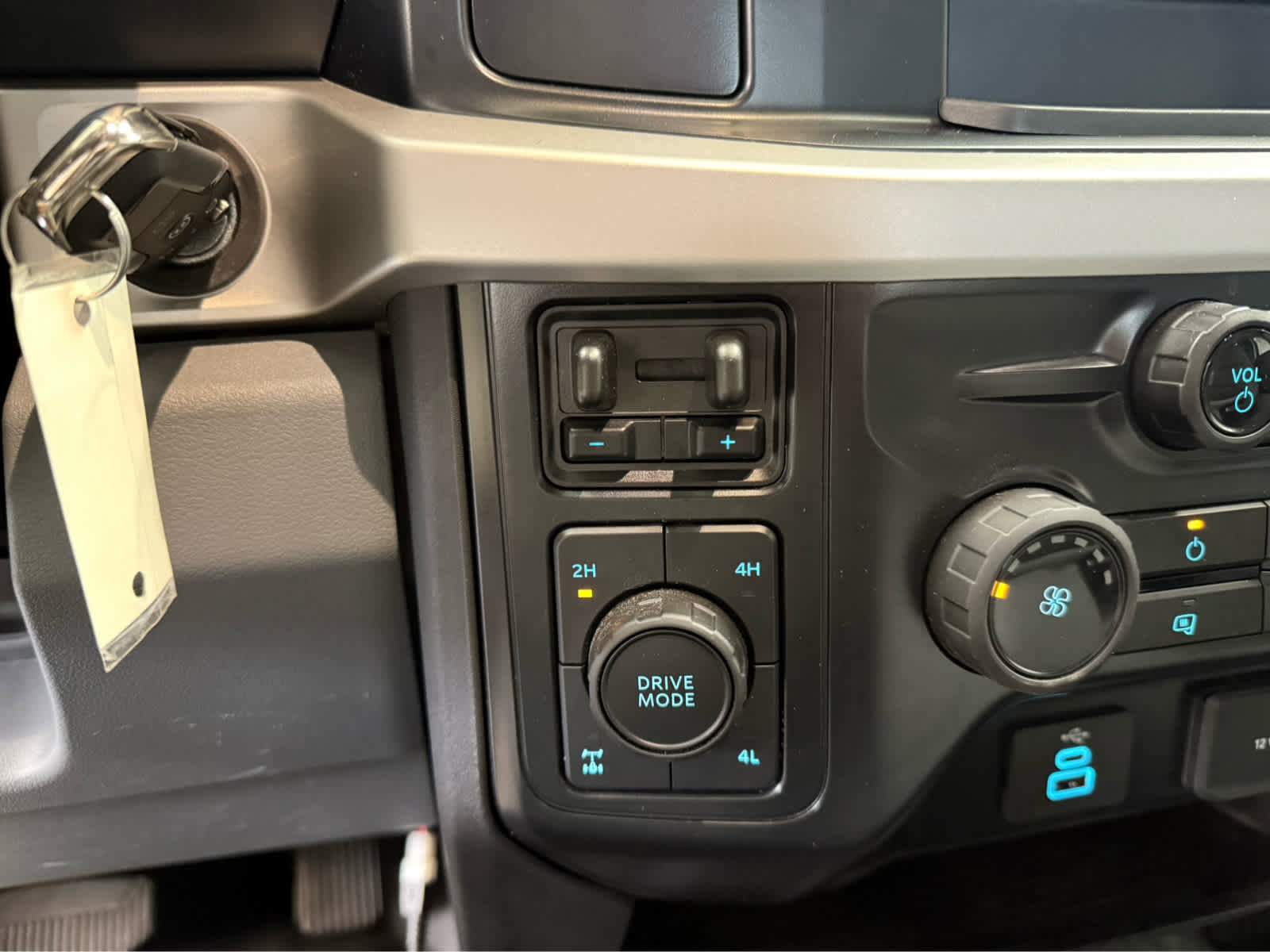 Used 2024 Ford F250 XL w/ XL Chrome Package image 19