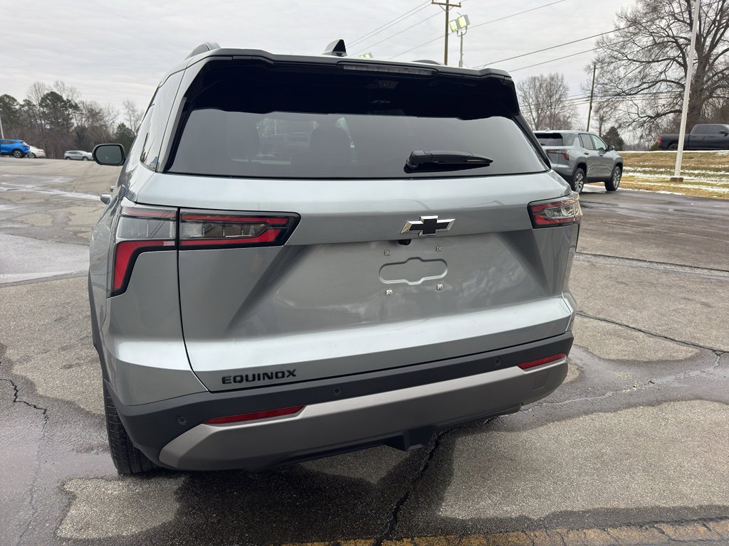 New 2026 Chevrolet Equinox LT w/ Midnight Edition image 5
