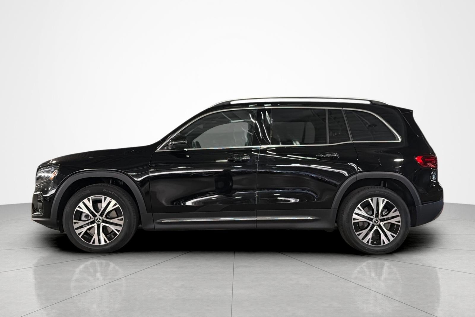 New 2026 Mercedes-Benz GLB 250 image 2