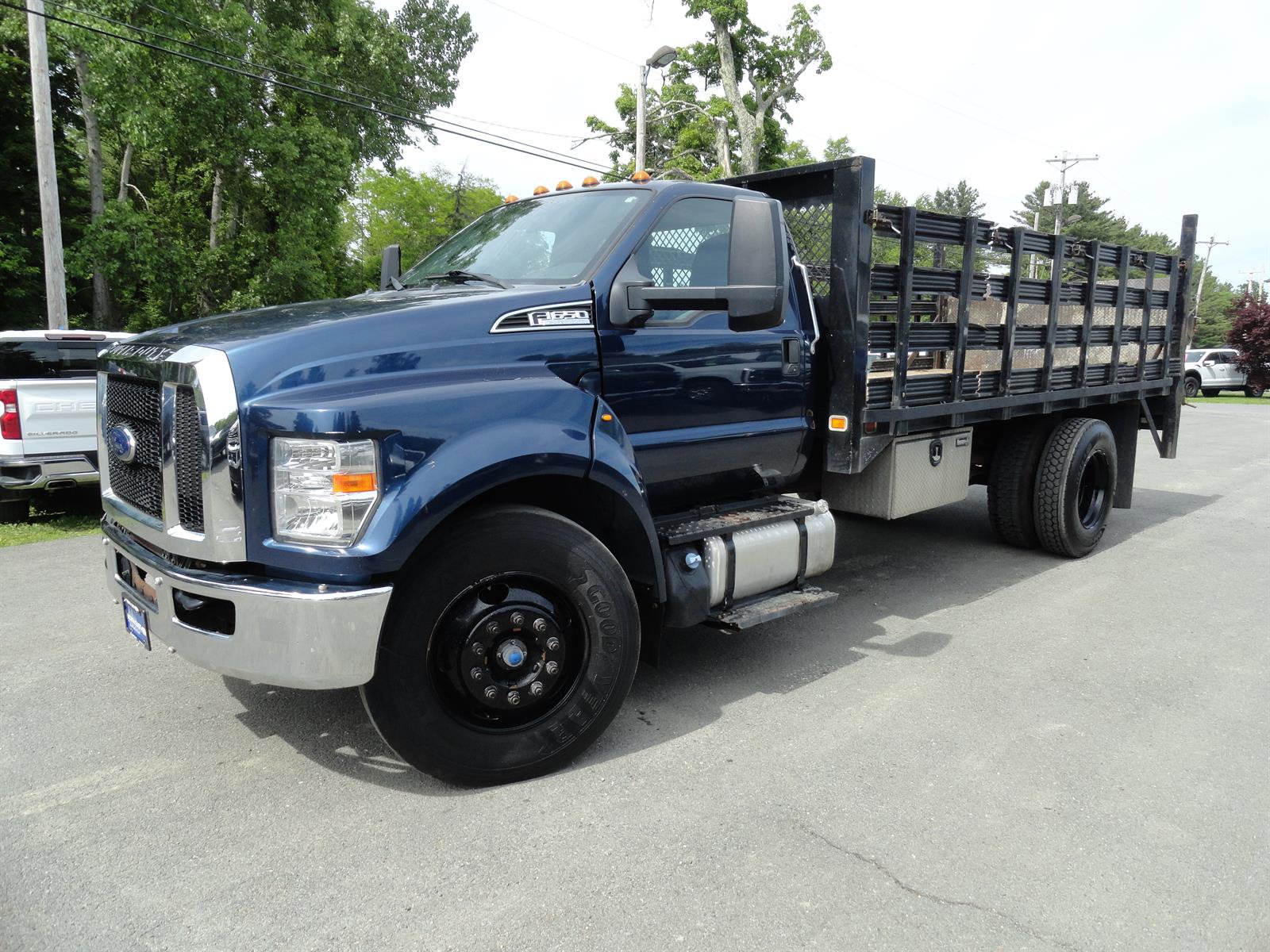 Used 2017 Ford F650 2WD Regular Cab Super Duty image 1