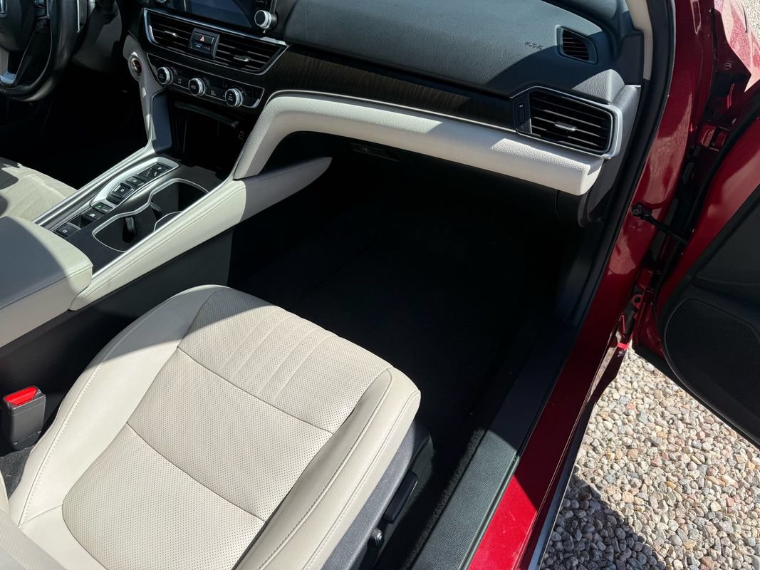 Used 2021 Honda Accord Touring image 14