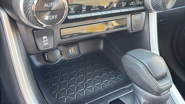 Used 2025 Toyota RAV4 LE AWD/4WD image 21