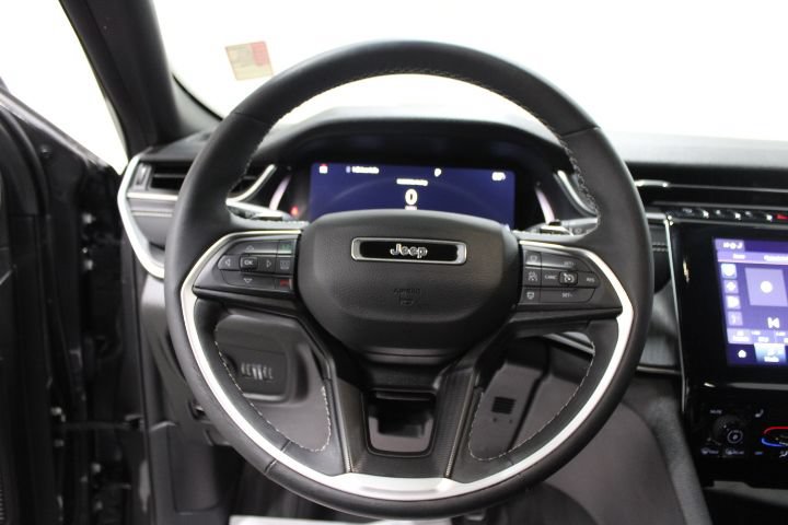 Used 2023 Jeep Grand Cherokee Altitude AWD/4WD image 36