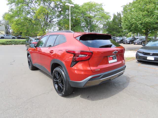 Used 2024 Chevrolet Trax ACTIV w/ Sunroof Package FWD image 4