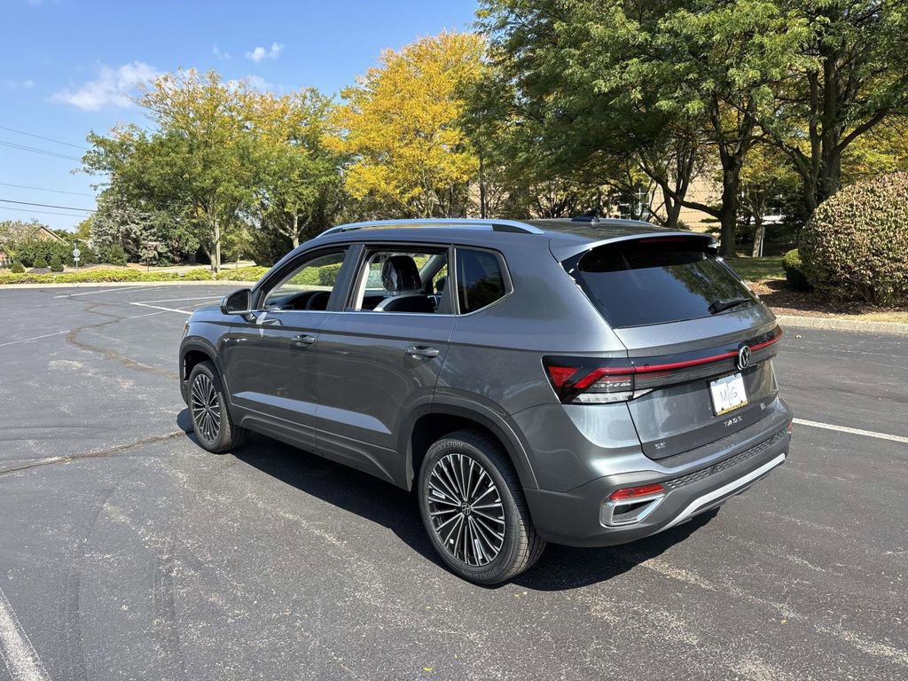 New 2025 Volkswagen Taos SE image 5