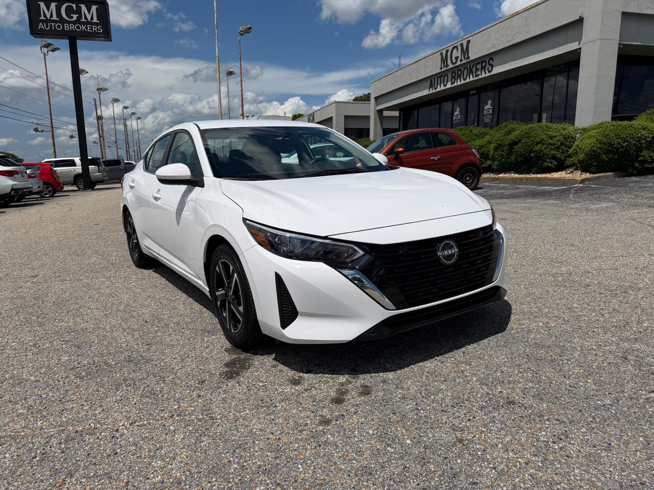 Used 2024 Nissan Sentra SV FWD image 2
